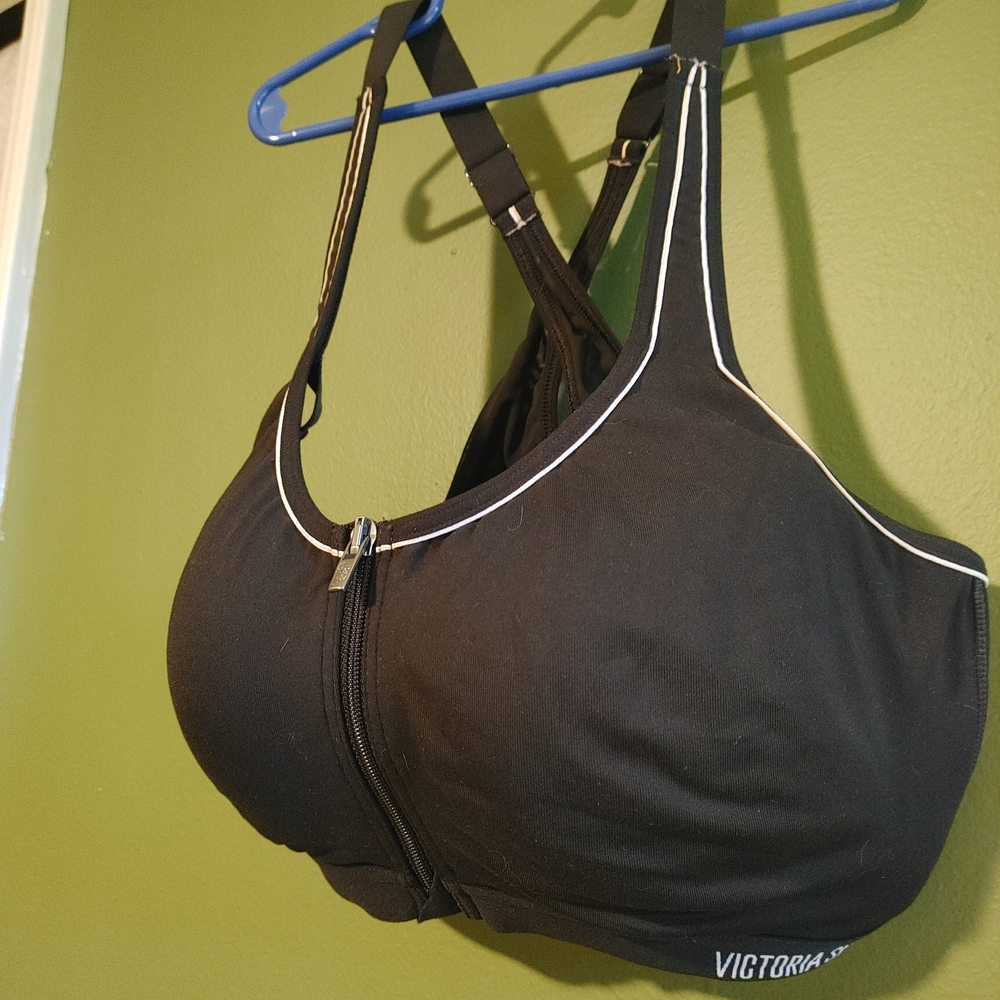 Victoria's Secret Black Knockout Front-close Zip Sports Bra